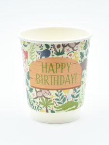 Jungle-themed paper cup with colourful illustrations of cute animals and tropical plants – recyclable and ideal for children’s parties